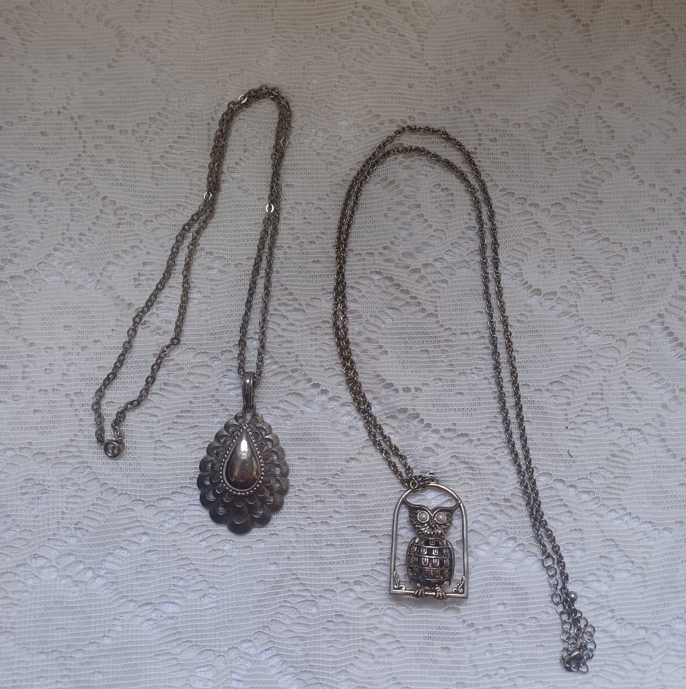 Vintage Necklaces - Picture 4 of 7